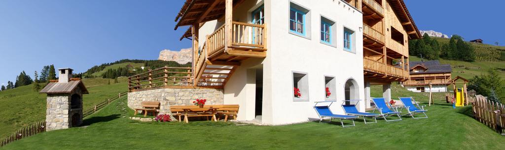 Apartments Serghela San Cassiano  Buitenkant foto