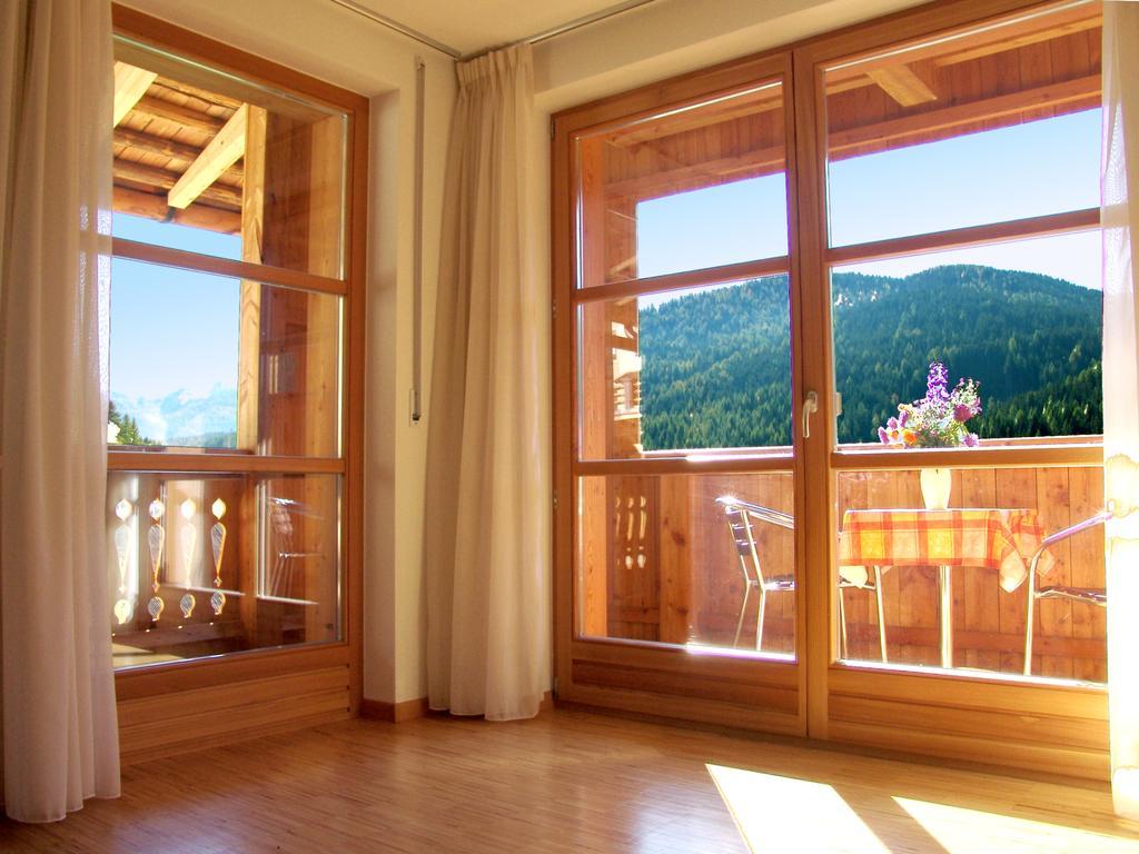 Apartments Serghela San Cassiano  Kamer foto