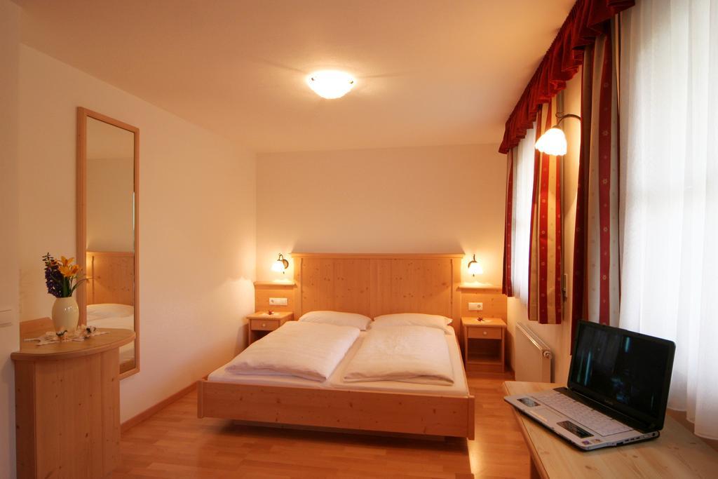 Apartments Serghela San Cassiano  Kamer foto
