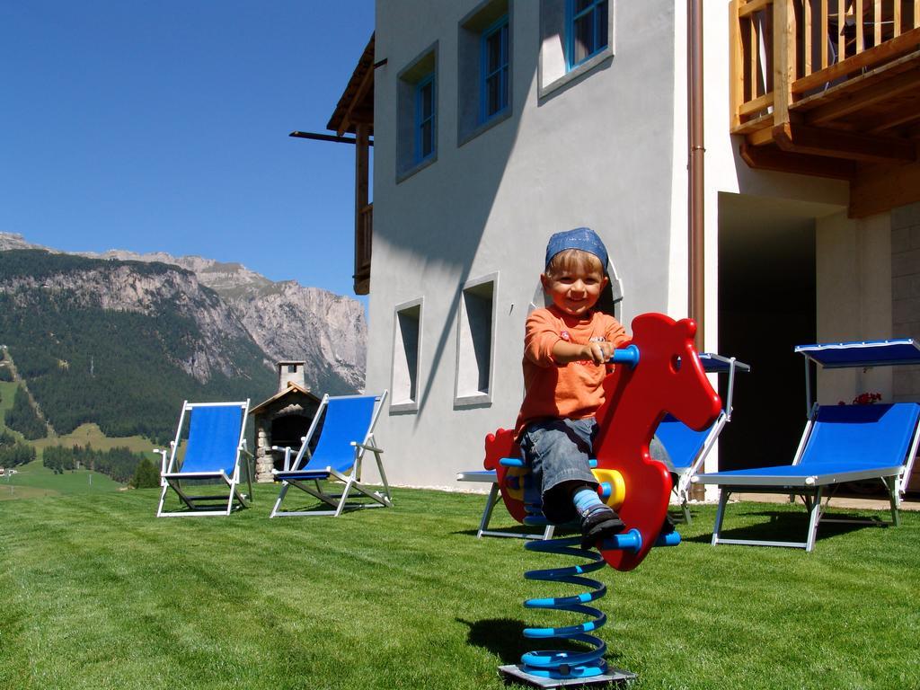 Apartments Serghela San Cassiano  Buitenkant foto
