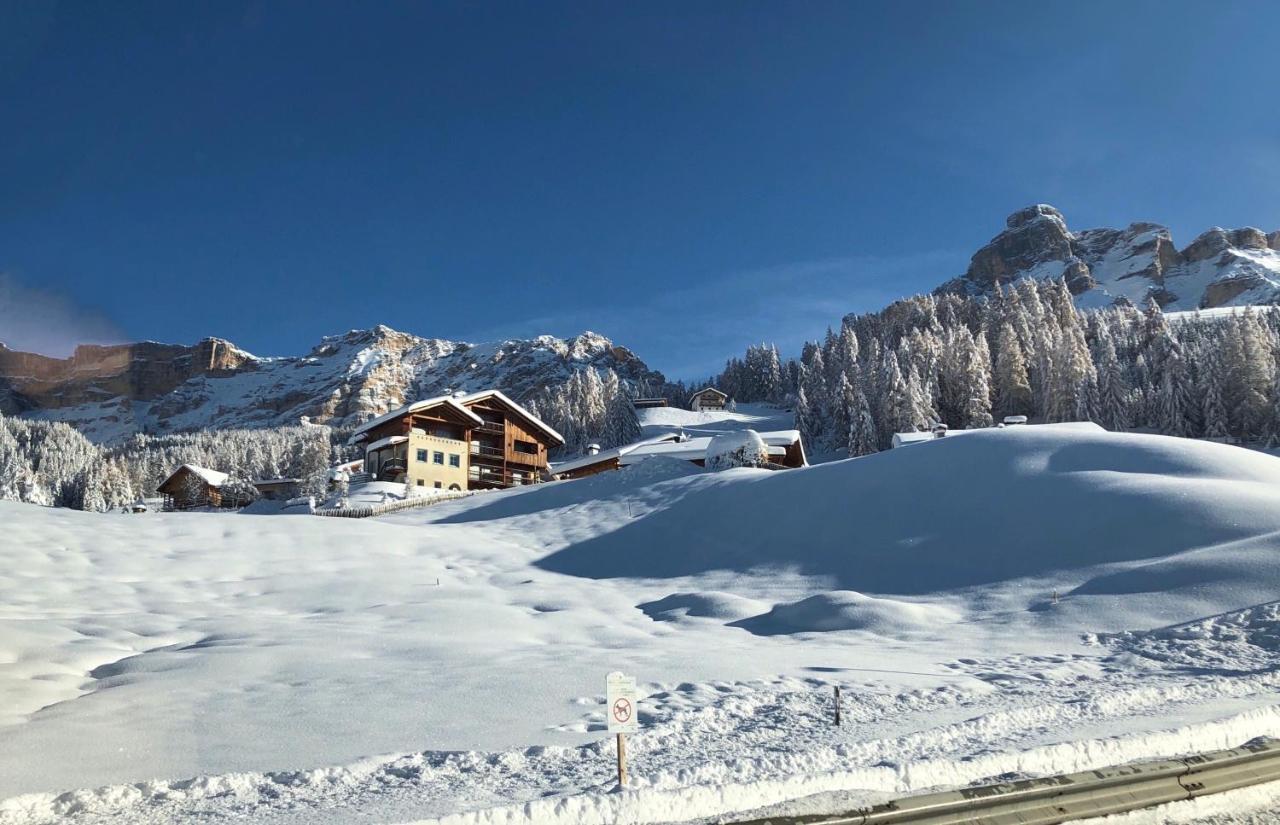 Apartments Serghela San Cassiano  Buitenkant foto